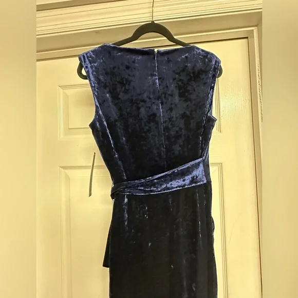 Tahari ASL Women’s Side Tie Jumpsuit  
Size: 8 
Color: Navy - Picture 4 of 9